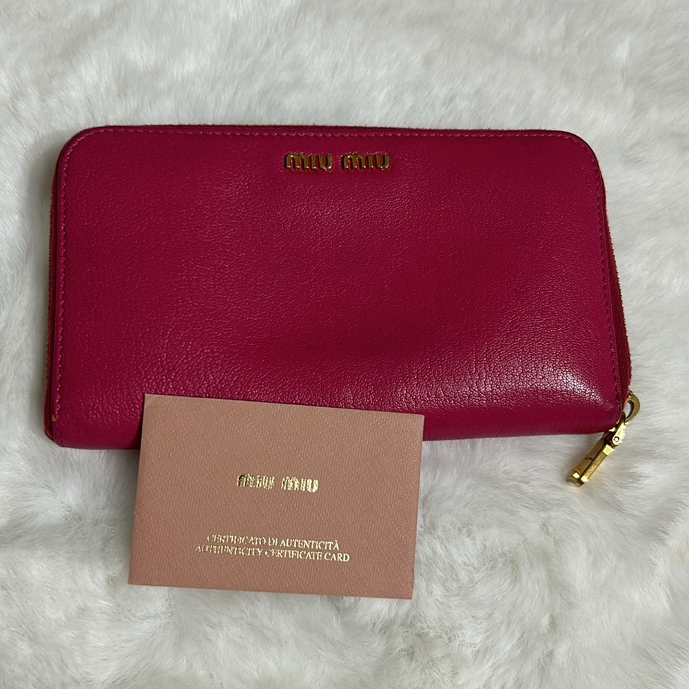 MIU MIU Leather Continental Zip Wallet with COA